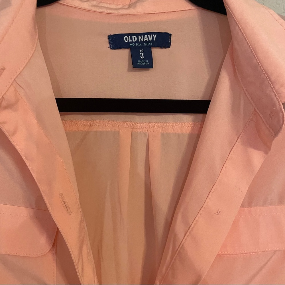 Light pink buttoned down blouse - Picture 3 of 4